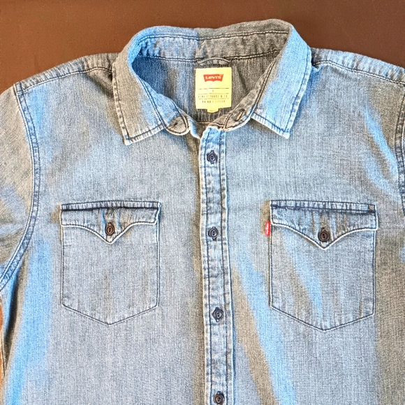 Levi's large cotton denim short sleeve button-down. - Picture 7 of 11
